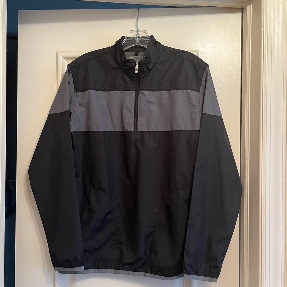 NIKE WINDBREAKER